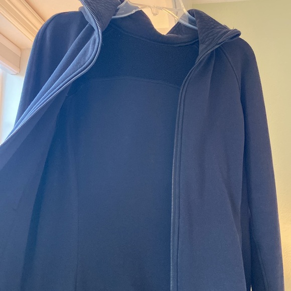 Lululemon Hooded Radiant Jacket in Black - Picture 9 of 9